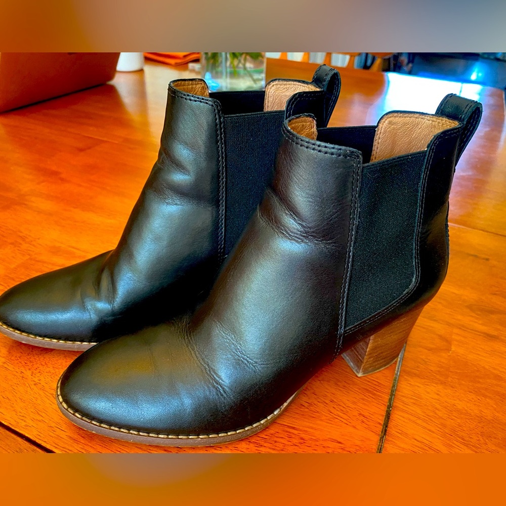 Madewell black leather Chelsea ankle boot